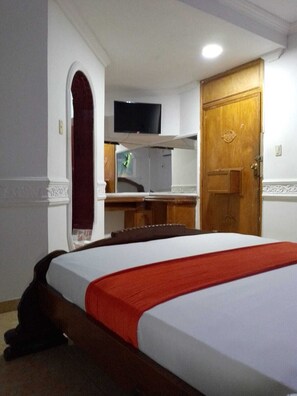 Classic Room, 1 Bedroom | Free WiFi, bed sheets - Hotel avenida 53 (Barranquilla)