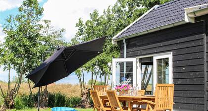 Awesome home in Strijen with WiFi