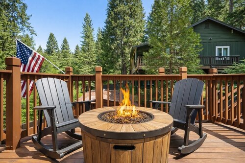 7mi Yosemite | Fireplace | King Beds | Lewis Creek Cabin
