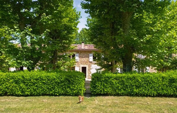 Exterior - Awesome apartment in Rustrel (Rustrel)