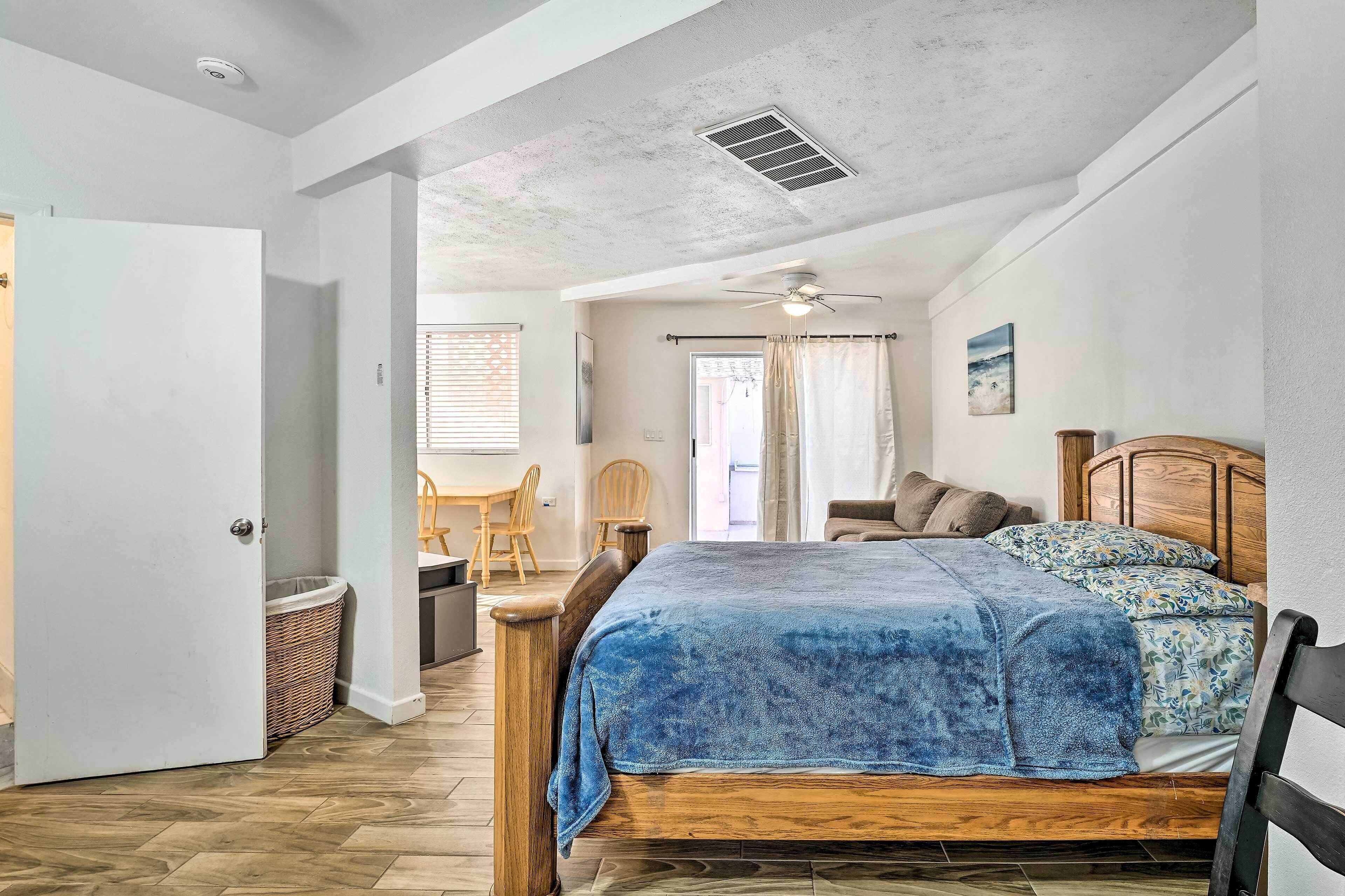 Iron/ironing board, travel cot, WiFi, bed sheets