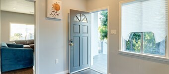 Cozy 3 bedroom 2 bath apartment in the heart of San Fernando