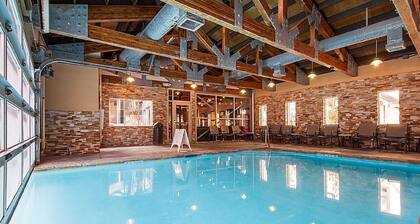 2 Bedroom - Marriott Summit Watch - Walk to Town Lift & Full Access to Resort!