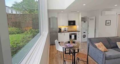 Modern 2 level guesthouse with parking on site!