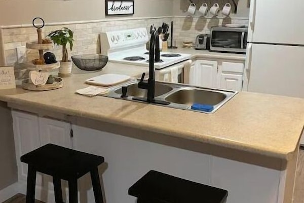 Frigorífic, microones, forn i placa de cuina