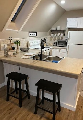 *Newly renovated* guesthouse with beautiful views