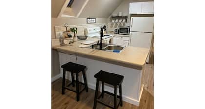 *Newly renovated* guesthouse with beautiful views