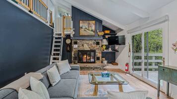 Fernseher, Kamin, DVD-Player, Arbeitsbereiche