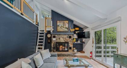 Game Room, Fireplace & Pet Friendly - Top of the Hill