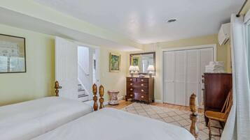 3 bedrooms, desk, iron/ironing board, WiFi