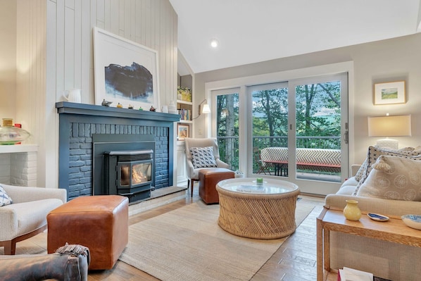 Télévision, cheminée