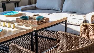 Smart TV, chimenea y estéreo