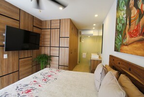 1 bedroom, in-room safe, free WiFi, bed sheets