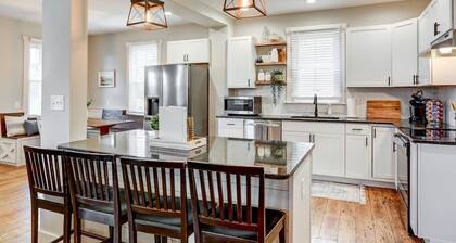 Beautiful Farmhouse close to Lanc, Hershey, Etown!