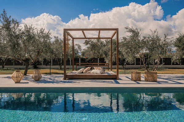 Outdoor pool, pool loungers