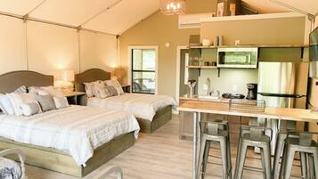Standard Cabin | Individually decorated, individually furnished, free WiFi, bed sheets