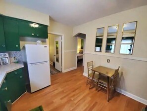 Interior - *HAPPY HOME* 7-MIN TO FALLS #1 (Niagara Falls)