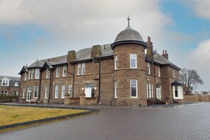 2 عدّة غرف نوم