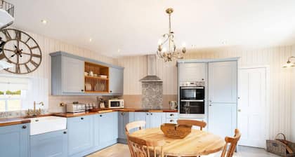 Thrums Cottage - A Writer s Retreat