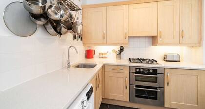 The Palais - Retro Style