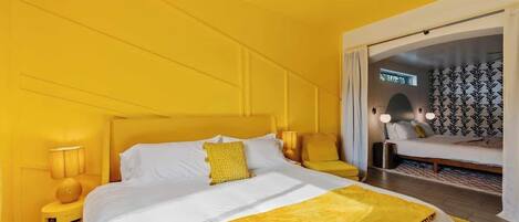 4 slaapkamers, een strijkplank/strijkijzer, reisbedje, wifi