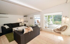 TV, fireplace, DVD player - 3 bedroom nice home in Væggerløse (Væggerløse)