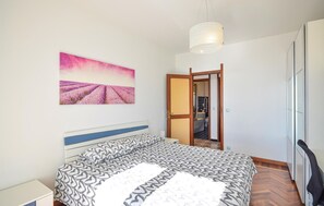 2 chambres, fer et planche à repasser, Wi-Fi gratuit, draps fournis