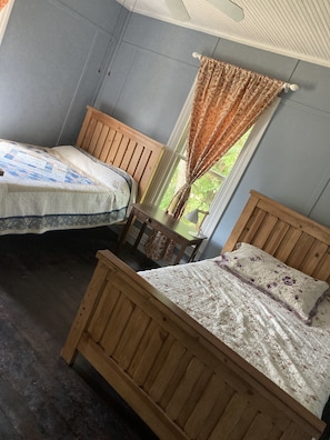 5 Schlafzimmer, Schreibtisch, kostenloses WLAN, BettwÀsche