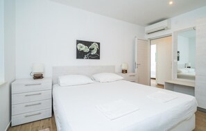 3 chambres, lit parapluie, Wi-Fi gratuit, draps fournis