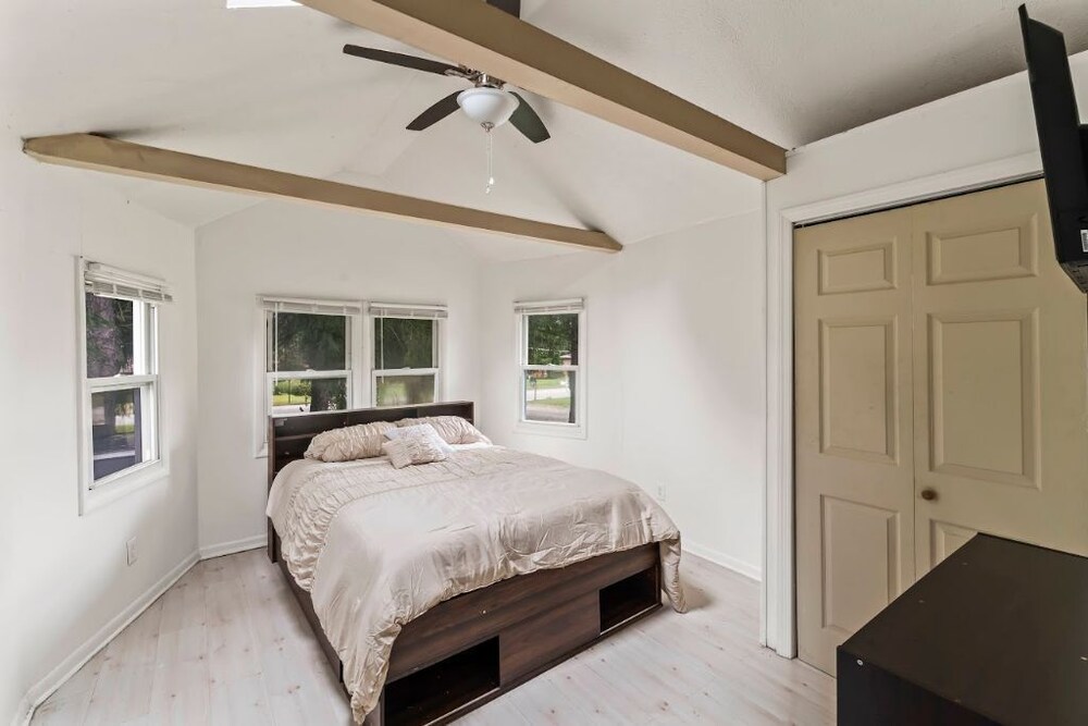 5mins to boyce park ski lodge, cozy family home Monroeville Vrbo