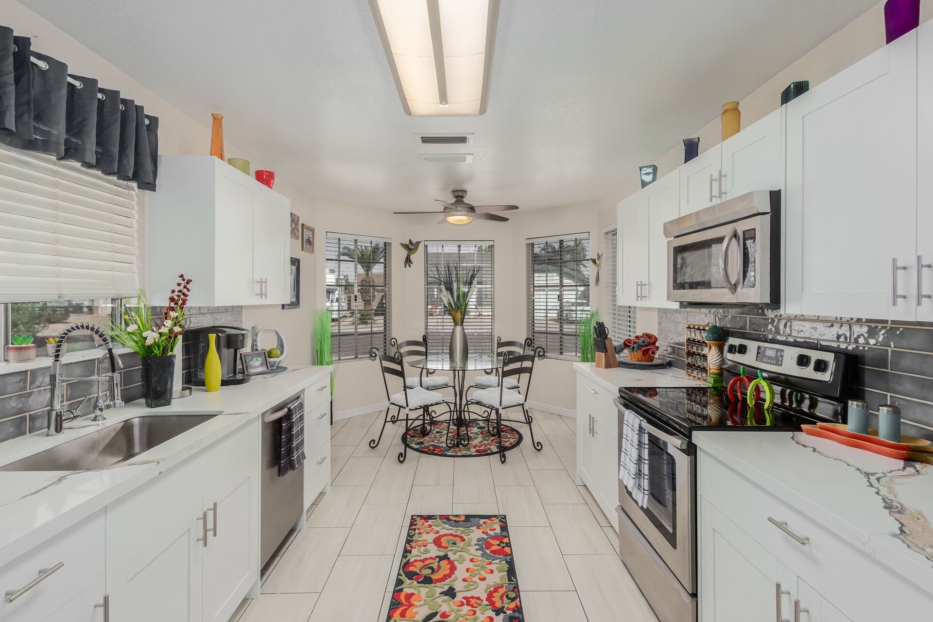 雪櫃、微波爐、焗爐、爐具