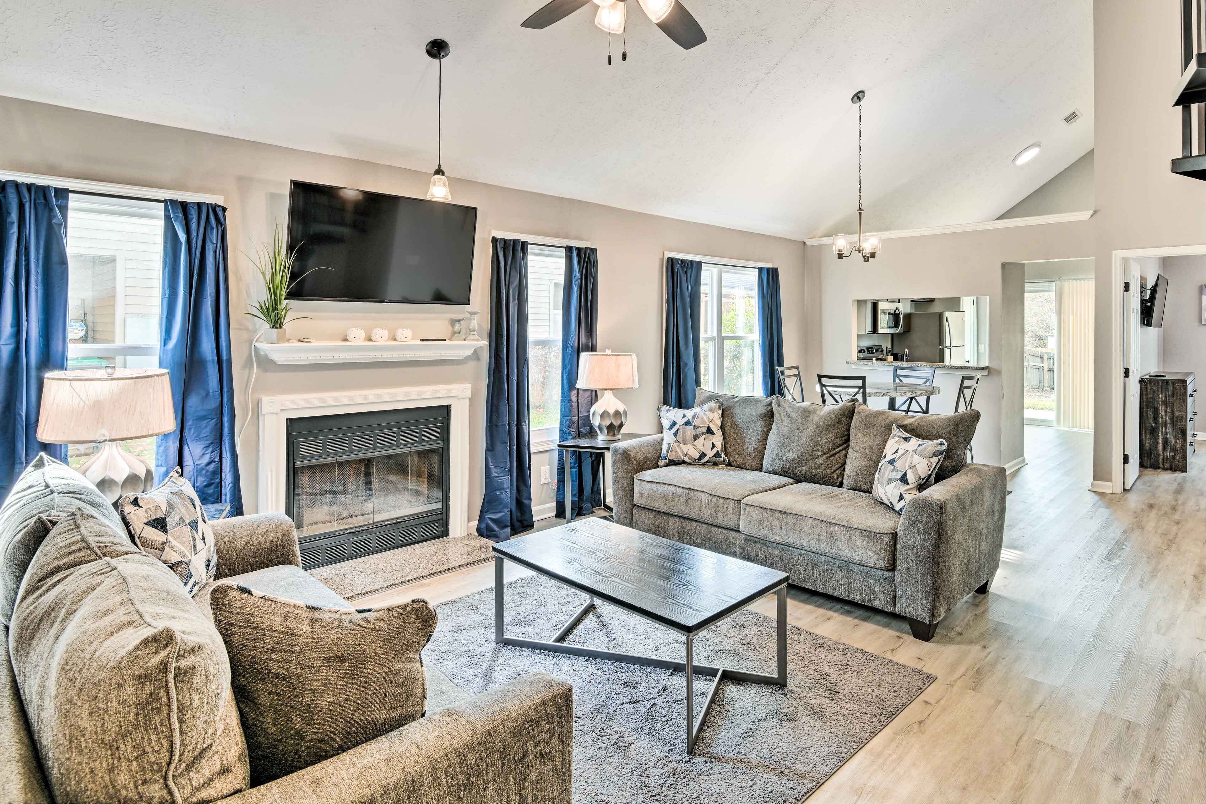 Cozy Home w/ Yard ~ 12 Mi to Dtwn Nashville!