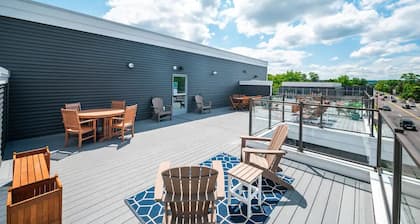 Walk to downtown T.C. New 2 Bedroom Condo!