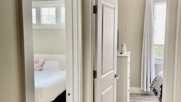 2 slaapkamers, een strijkplank/strijkijzer, gratis wifi, beddengoed