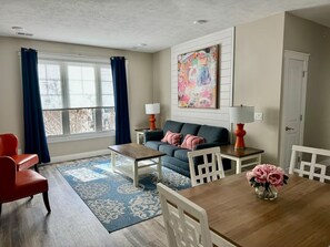 Smart TV, streaming services - Walk to downtown T.C. New 2 Bedroom Condo! (Traverse City)