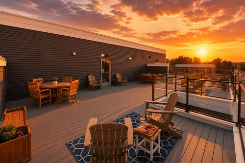 2BR Condo + Shared Rooftop + Dogs Allowed