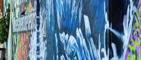 المنشأة من الخارج