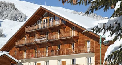 Affordable Apartment 150m from the ski lifts