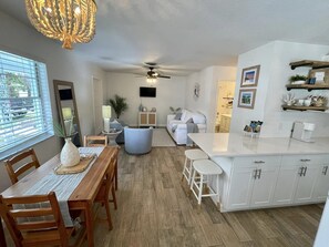 Interior - Downtown Stuart Coastal Cottage (Stuart)