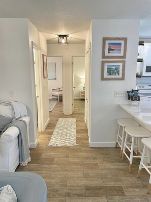 Interior - Downtown Stuart Coastal Cottage (Stuart)