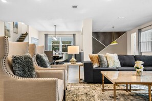 Flat-screen TV, foosball, stereo, offices - Private Pool Villa with Star Wars & Theater Fun (Kissimmee)