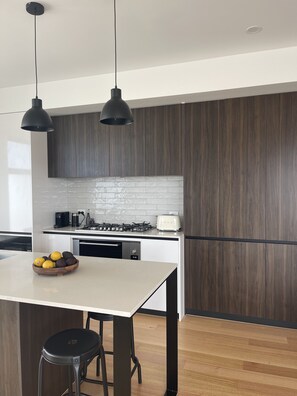 Private kitchen - New 2 bedroom coastal townhouse (Torquay)