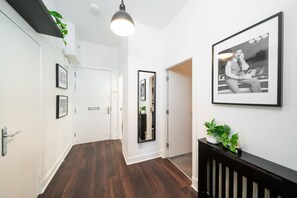 Apartment | 2 bedrooms, travel crib