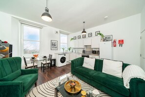 Apartment | 2 bedrooms, travel crib