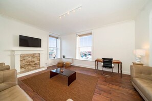 House | 3 bedrooms - One Shore - Stylish Town House (Arbroath)