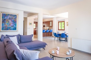 Villa, para fumadores | 4 habitaciones