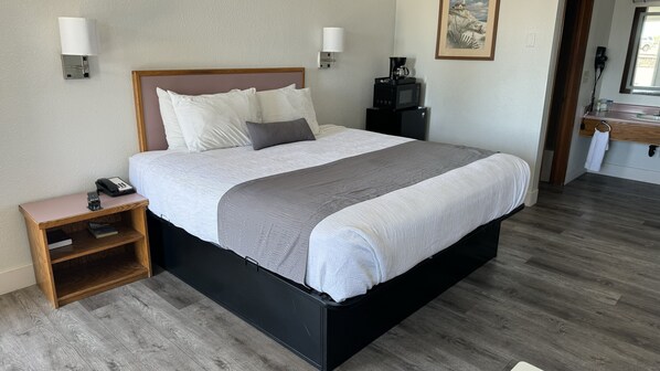 مكتب ومكواة/لوح كي وواي فاي مجانًا وملاءات أسرّة