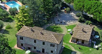 Willow apt With Shared Pool