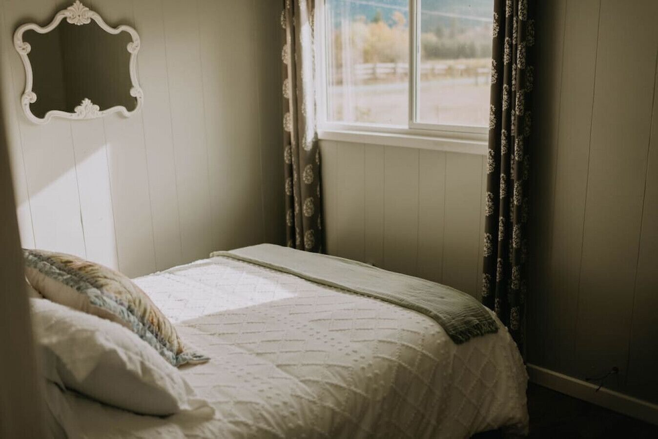 1 chambre, bureau, fer et planche à repasser, Wi-Fi gratuit