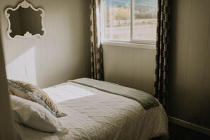 1 bedroom, desk, iron/ironing board, free WiFi